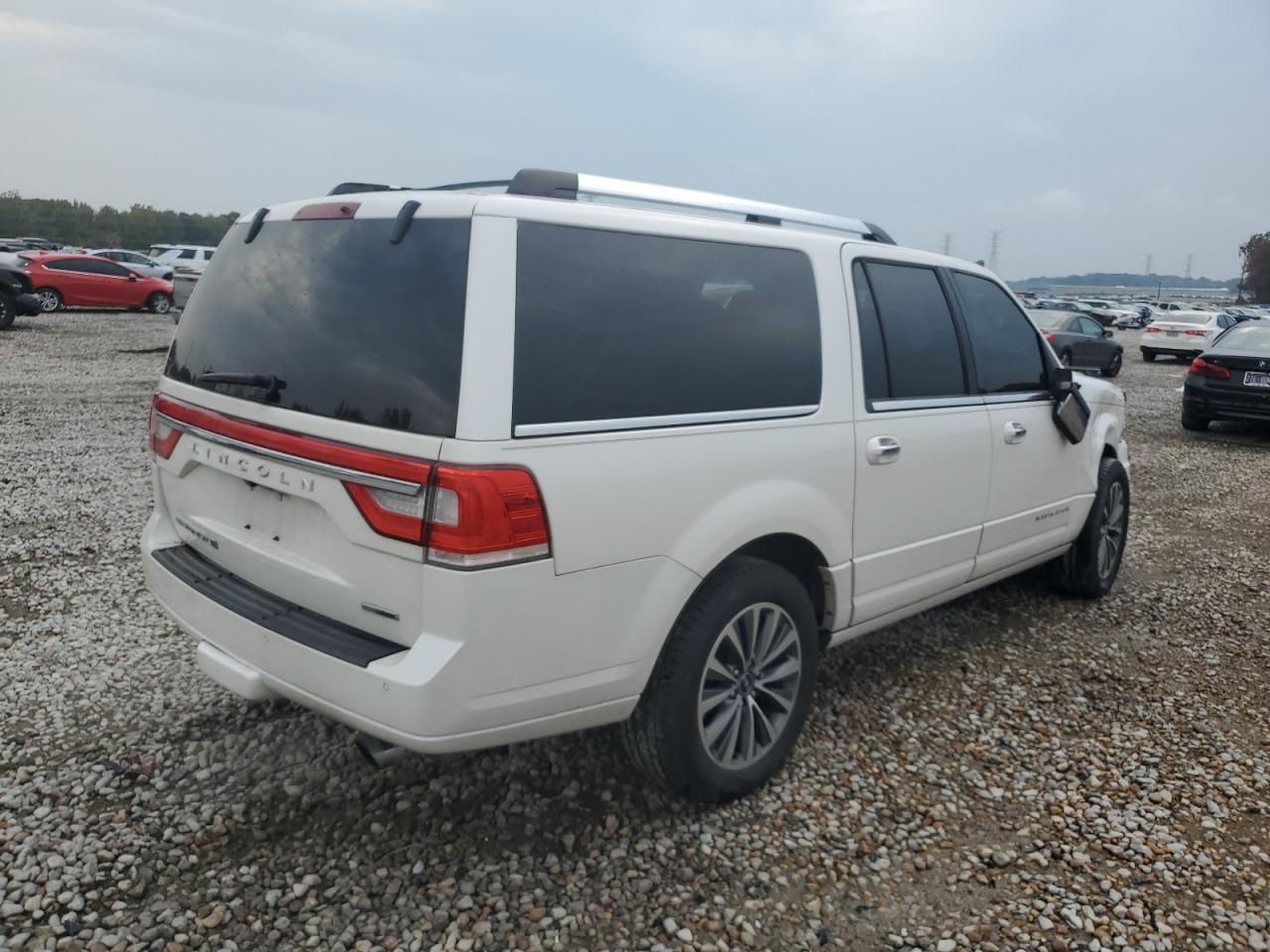 2015 Lincoln Navigator VIN 5LMJJ3HT1FEJ03496 Copart auction photo, front end damage thumbnail 3