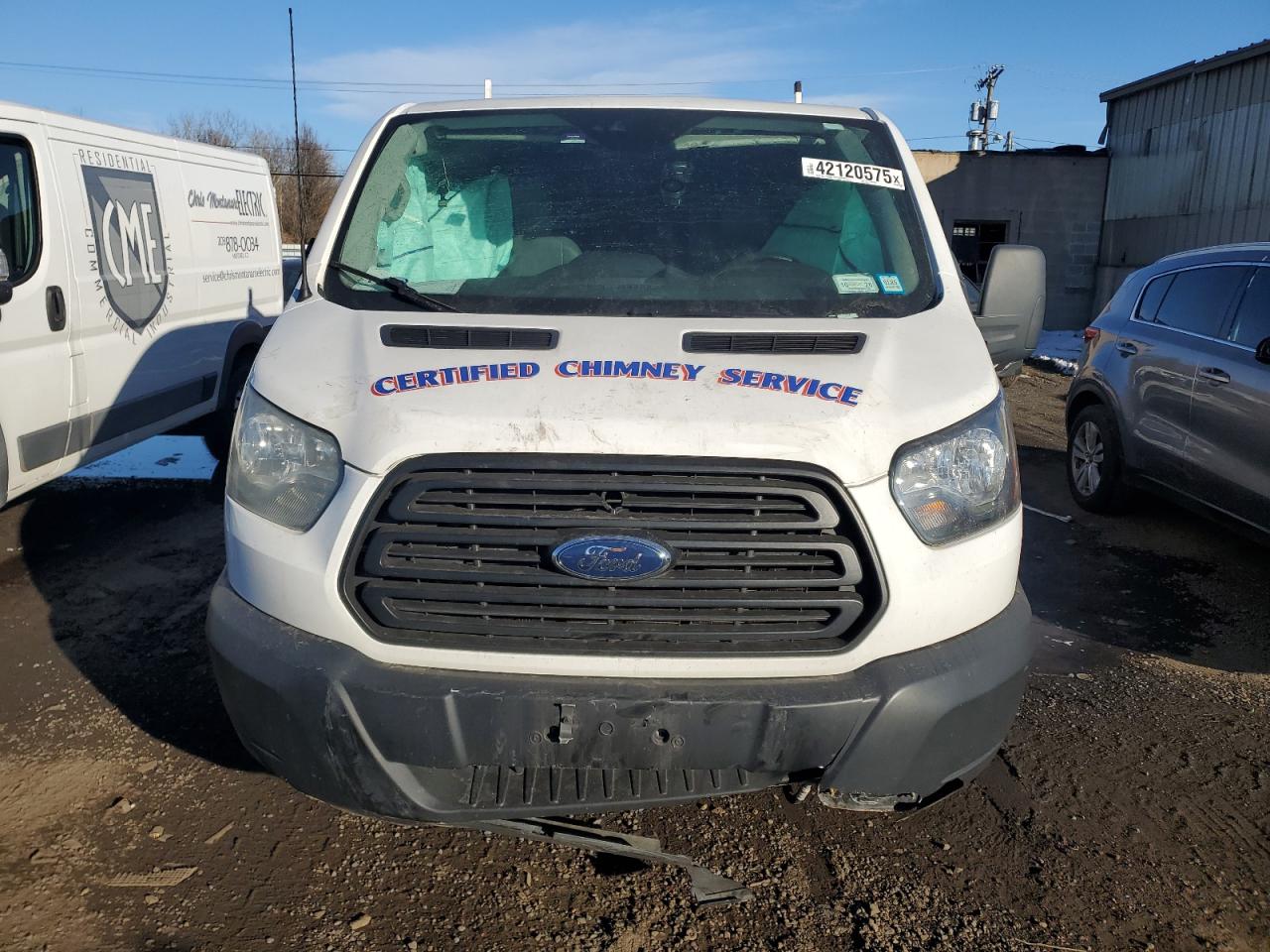 2018 Ford Transit VIN 1FTYR1YMXJKA15066 Copart auction photo, side / front end damage thumbnail 5