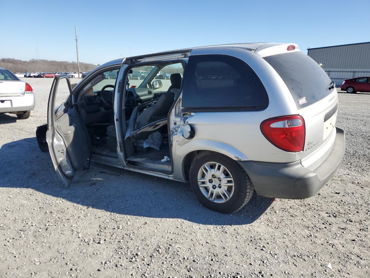2005 Dodge Caravan VIN 1D4GP25BX5B325155 Copart auction photo, all over damage thumbnail 2