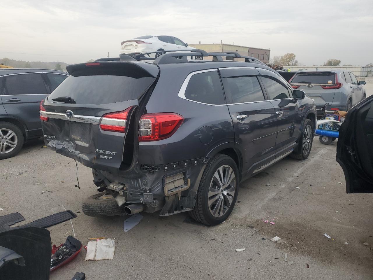 2020 Subaru Ascent VIN 4S4WMARD6L3406986 Copart auction photo, rear end damage thumbnail 3