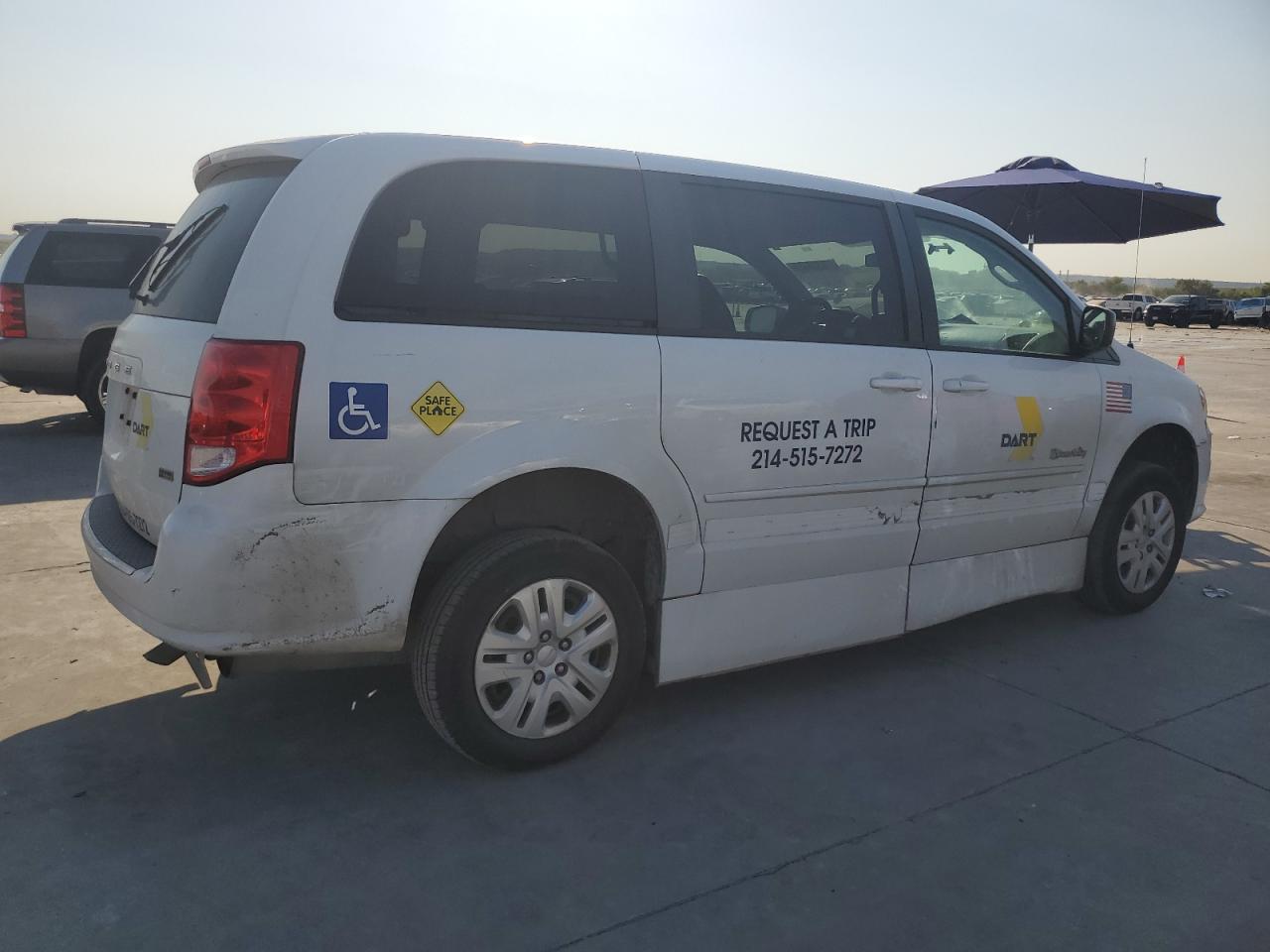 2017 Dodge Caravan VIN 2C4RDGBG1HR768036 Copart auction photo, minor dent/scratches damage thumbnail 3