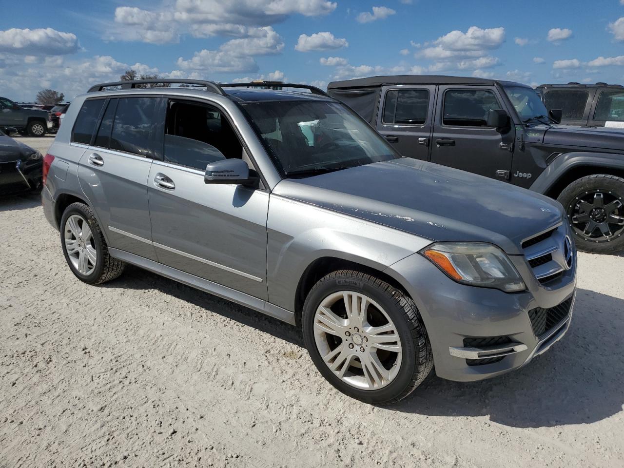 2015 Mercedes-Benz GLK-klasse VIN WDCGG5HB7FG429241 Copart auction photo, water/flood damage thumbnail 4