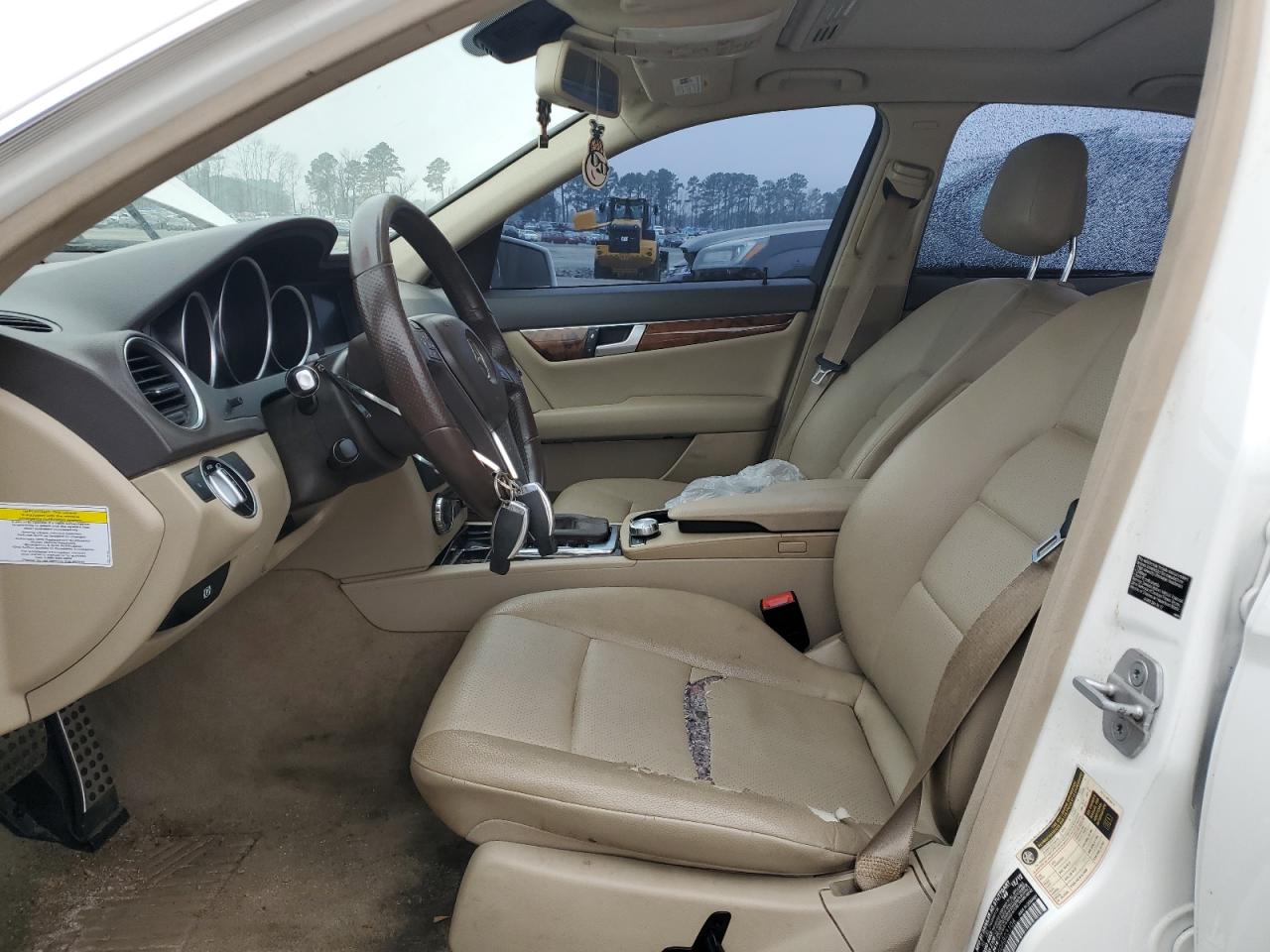 2013 Mercedes-Benz C-klasse VIN WDDGF4HB5DA823104 Copart auction photo, side / rear end damage thumbnail 7