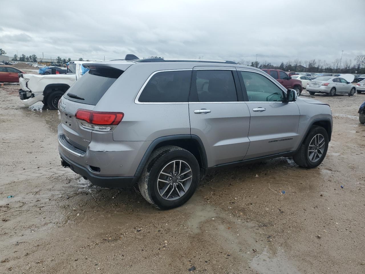 2020 Jeep Grand Cherokee VIN 1C4RJFBGXLC234554 Copart auction photo, water/flood / minor dent/scratches damage thumbnail 3