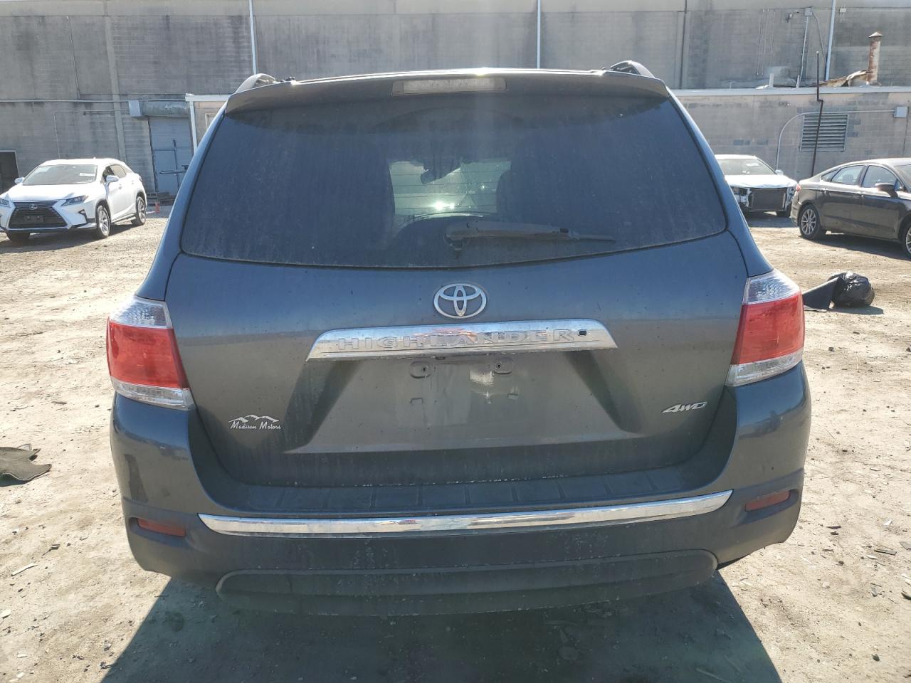 2013 Toyota Highlander VIN 5TDBK3EHXDS270567 Copart auction photo, front end / minor dent/scratches damage thumbnail 6
