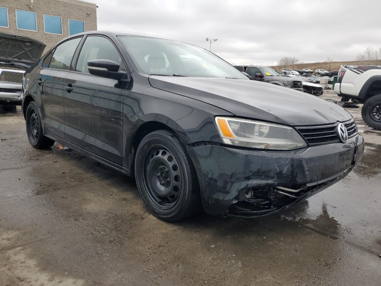 2014 Volkswagen Jetta VIN 3VWD17AJ3EM423333 Copart auction photo, front end / rear end damage thumbnail 4