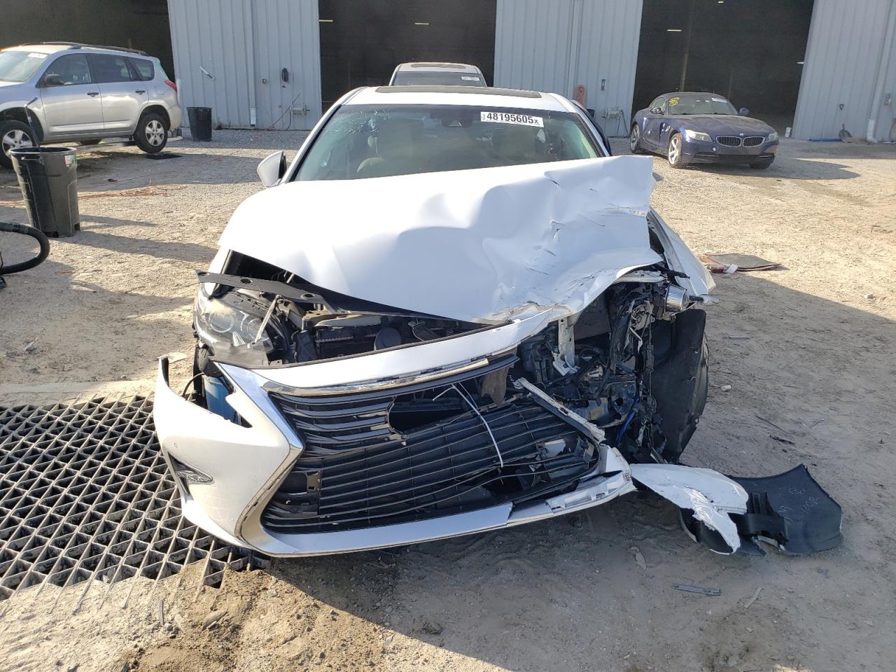 2016 Lexus ES VIN 58ABK1GG4GU014230 Copart auction photo, front end damage thumbnail 5