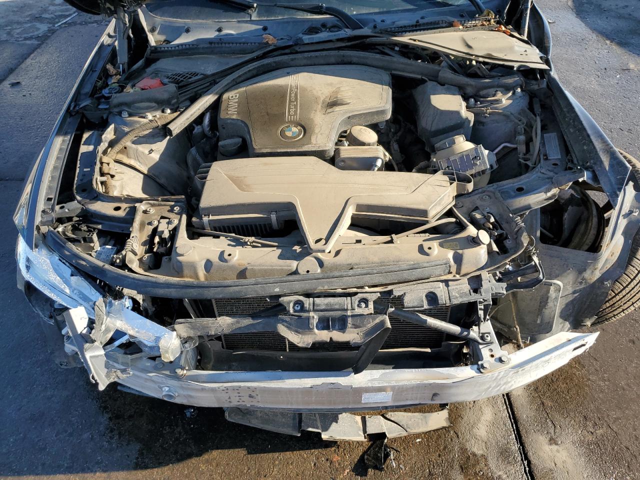 2016 BMW 3er VIN WBA8G5C59GK442905 Copart auction photo, front end damage thumbnail 12