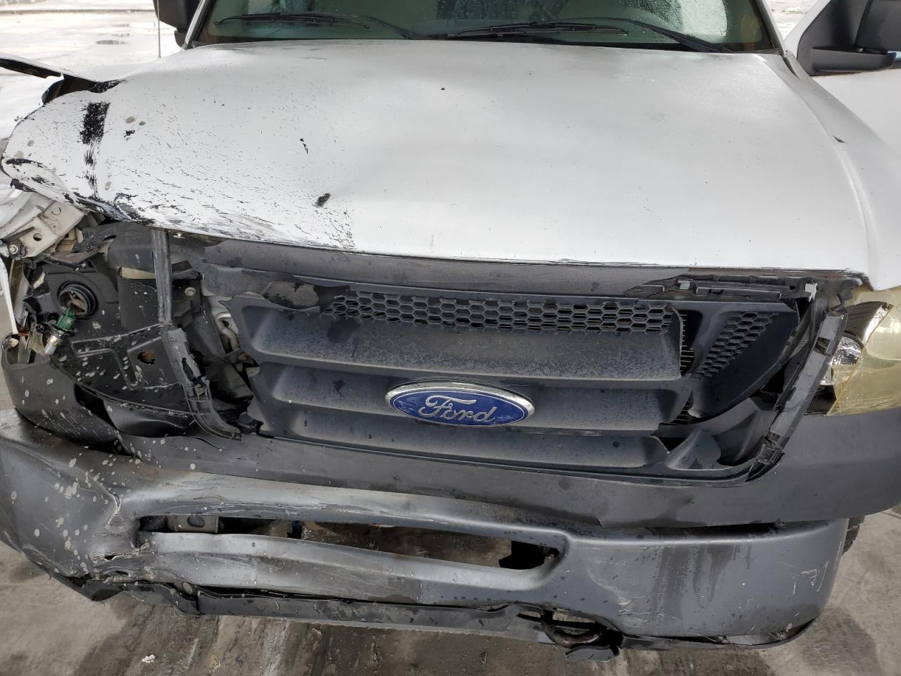 2004 Ford F-150 VIN 1FTRX14W44NA67734 Copart auction photo, front end damage thumbnail 11