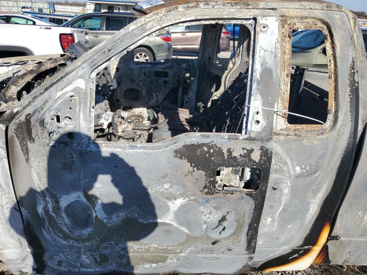 2006 Ford F-150 VIN 1FTRF12206NB07636 Copart auction photo, burn / burn - engine damage thumbnail 7