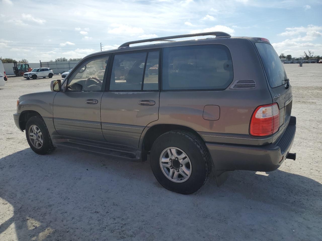 2000 Lexus LX VIN JT6HT00W0Y0096309 Copart auction photo, normal wear damage thumbnail 2