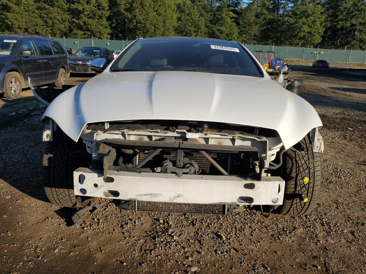 2014 Jaguar XJ VIN SAJWJ2GD2E8V61998 Copart auction photo, front end damage thumbnail 5