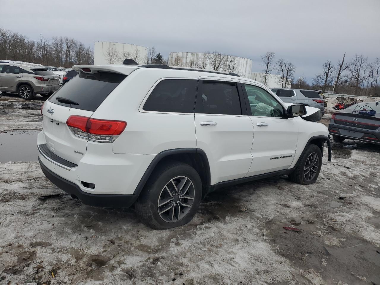 2019 Jeep Cherokee VIN 1C4RJFBG6KC765720 Copart auction photo, front end damage thumbnail 3