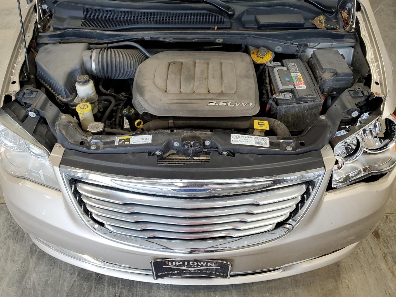 2015 Chrysler Town & Country VIN 2C4RC1BG7FR587942 Copart auction photo, front end damage thumbnail 12