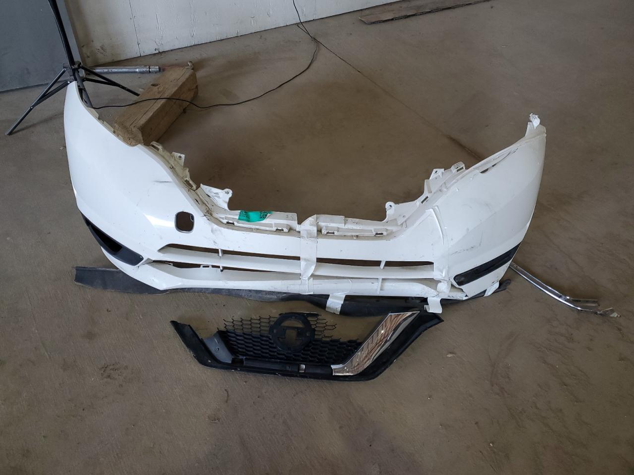 2019 Nissan Versa VIN 3N1CE2CP5KL366547 Copart auction photo, front end / mechanical damage thumbnail 12