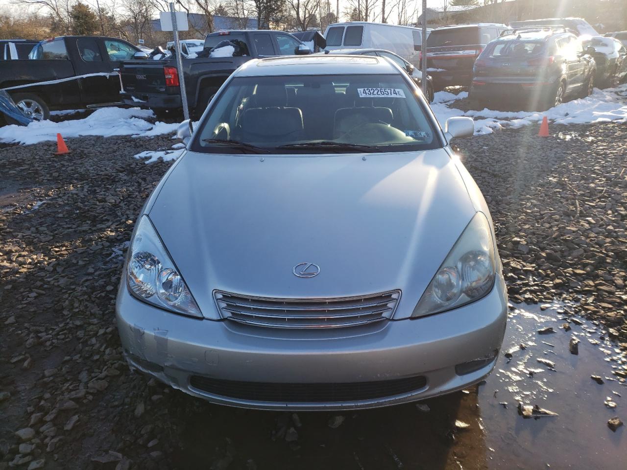 2002 Lexus ES VIN JTHBF30GX25028432 Copart auction photo, front end / side damage thumbnail 5