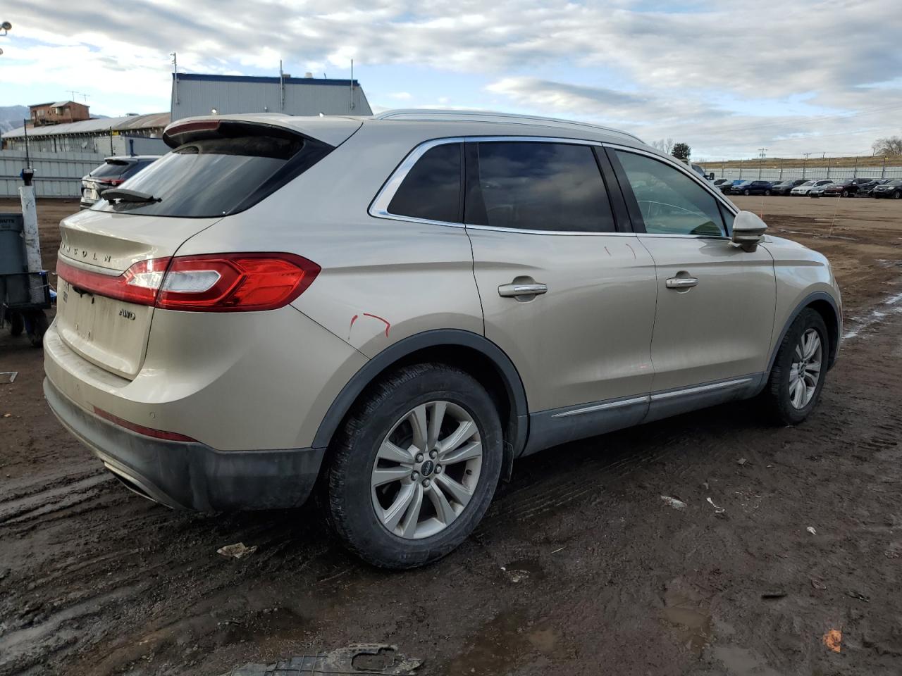 2017 Lincoln MKX VIN 2LMPJ8KRXHBL12357 Copart auction photo, front end / side damage thumbnail 3