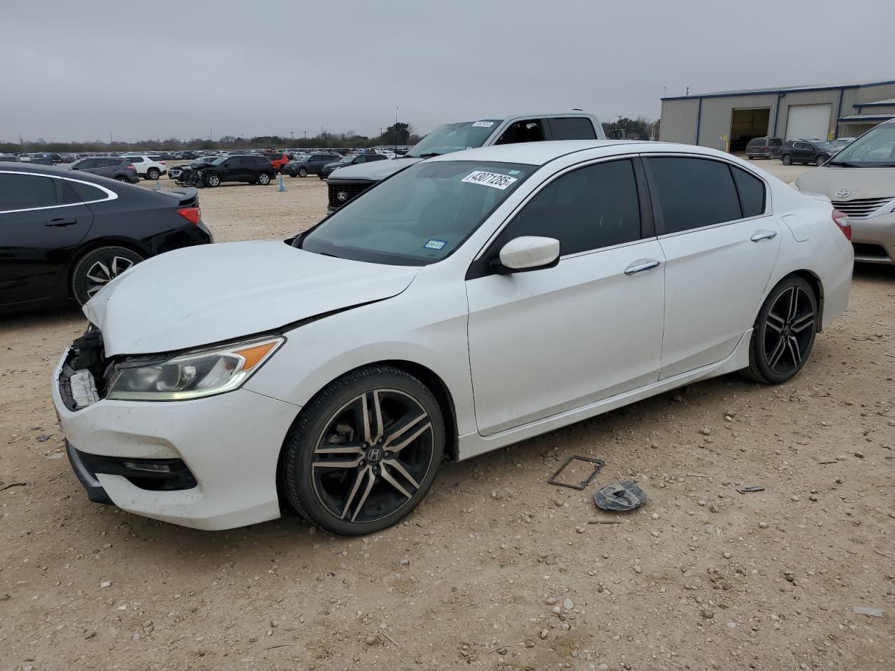 2017 Honda Accord VIN 1HGCR2F17HA017951