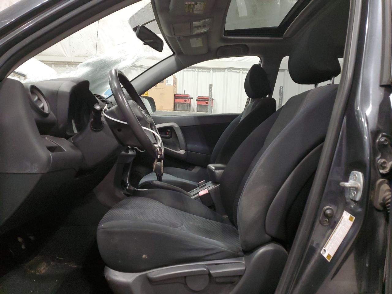 2006 Toyota RAV 4 VIN JTMZK32V066000503 Copart auction photo, minor dent/scratches damage thumbnail 7
