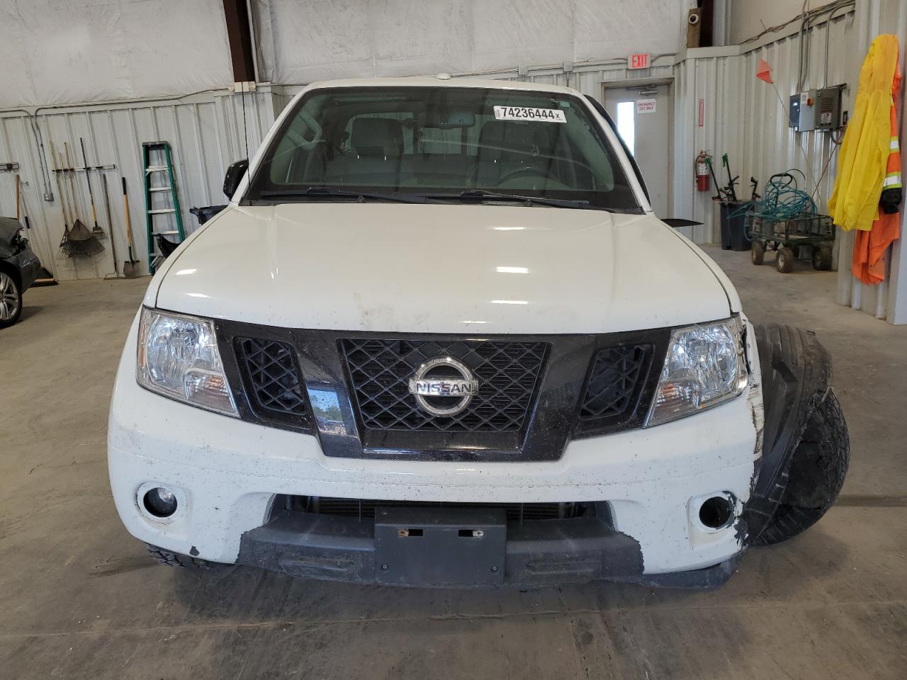 2018 Nissan Navara (Frontier) VIN 1N6AD0EV6JN736973 Copart auction photo, front end / side damage thumbnail 5