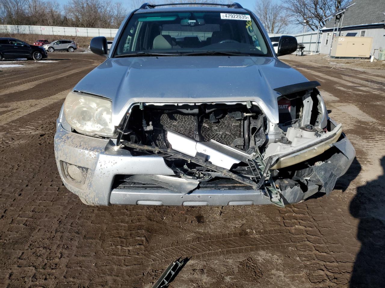 2008 Toyota 4Runner VIN JTEBU14R68K009048 Copart auction photo, front end / minor dent/scratches damage thumbnail 5