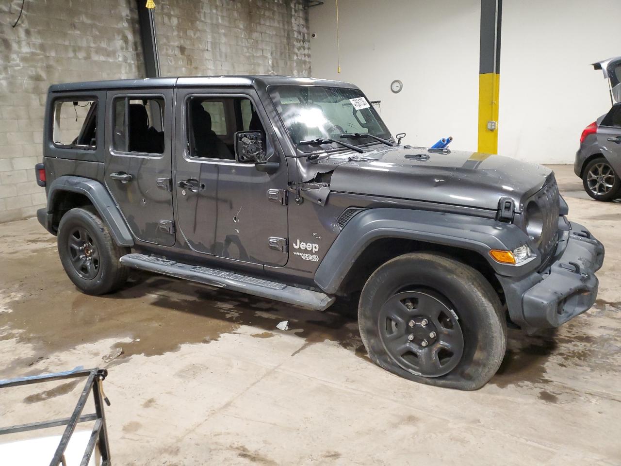 2018 Jeep Wrangler VIN 1C4HJXDG9JW275512 Copart auction photo, vandalism damage thumbnail 4