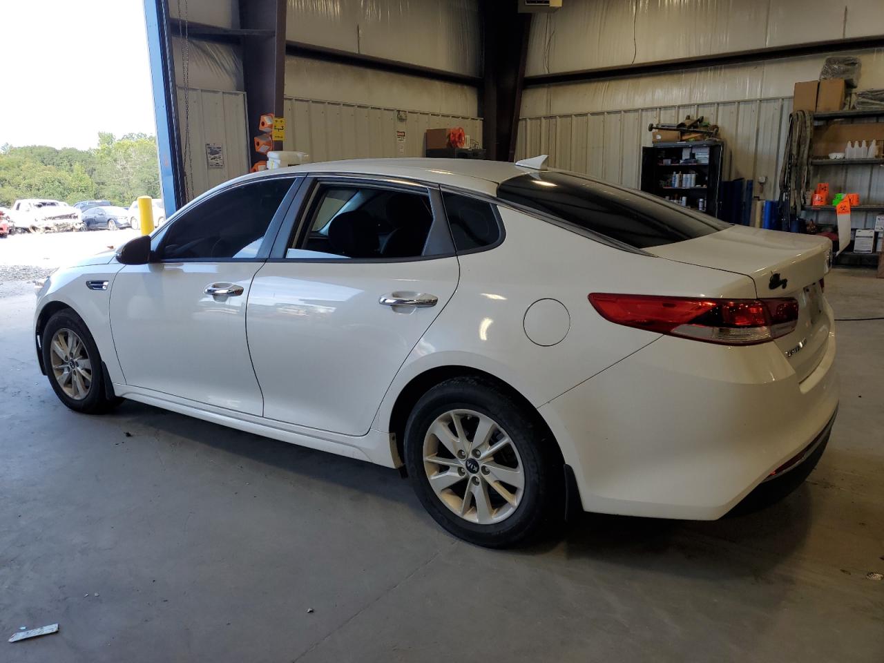 2016 KIA Optima VIN 5XXGT4L38GG035994 Copart auction photo, side damage thumbnail 2