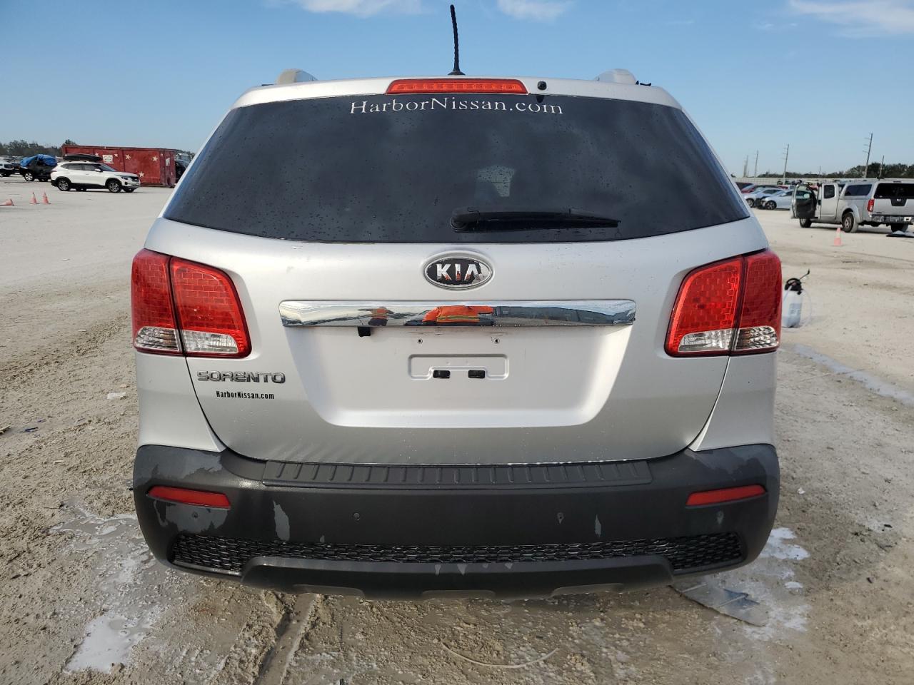 2011 KIA Sorento VIN 5XYKT3A11BG166453 Copart auction photo, burn - engine / burn - interior damage thumbnail 6