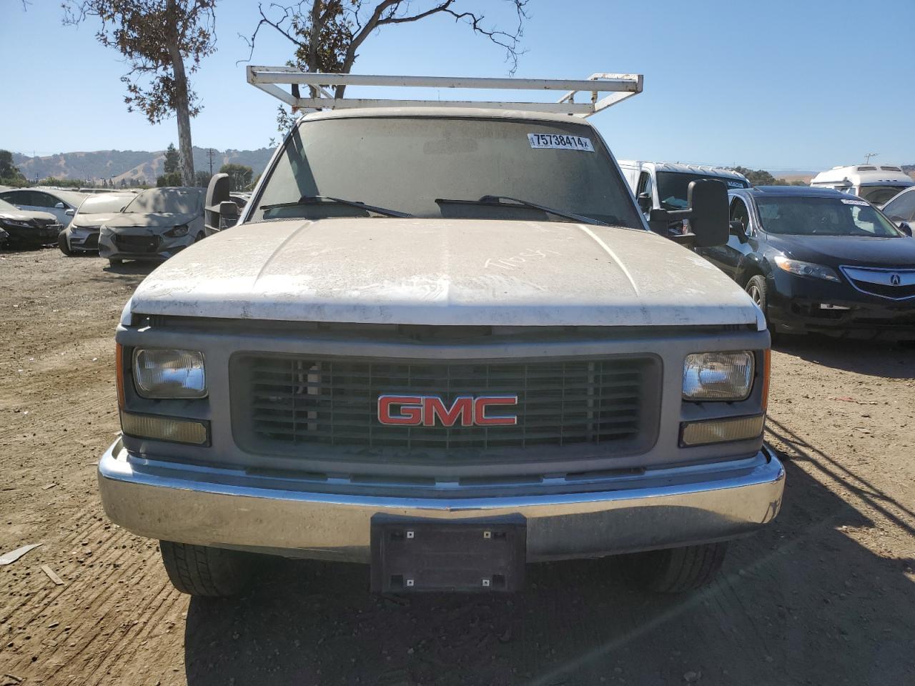 1998 GMC Sierra VIN 1GDGC24R1WE516823 Copart auction photo, mechanical damage thumbnail 5