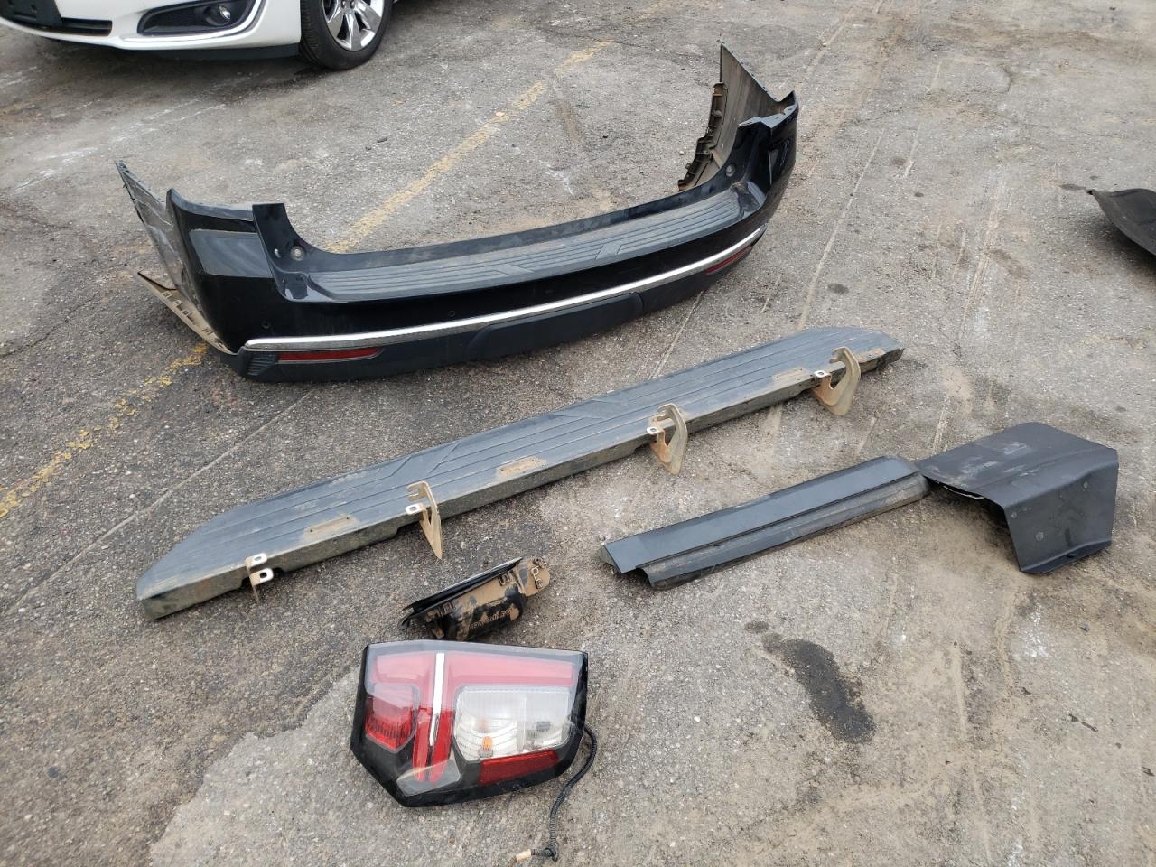 2021 Chevrolet Tahoe VIN 1GNSCLED8MR450579 Copart auction photo, rear end damage thumbnail 13