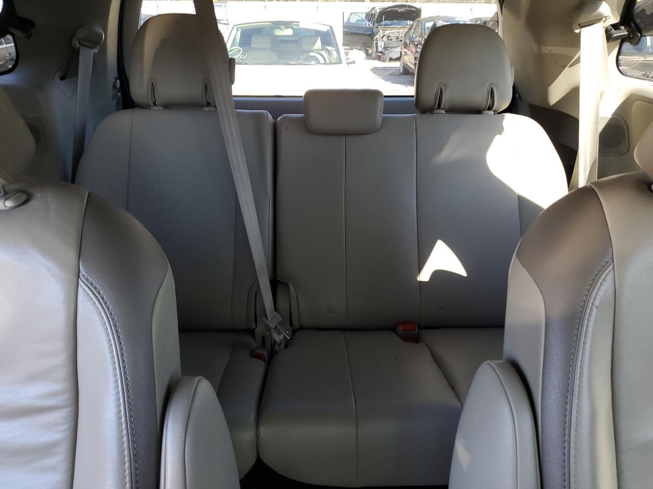 2011 Toyota Sienna VIN 5TDDK3DC6BS009464 Copart auction photo, rear end damage thumbnail 10