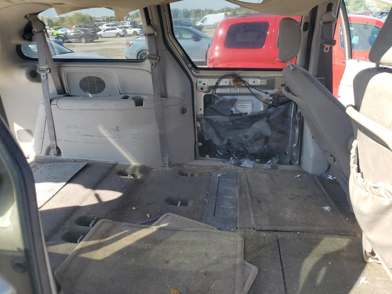 2005 Chrysler Town & Country VIN 2C4GP54L35R277878 Copart auction photo, front end / mechanical damage thumbnail 10