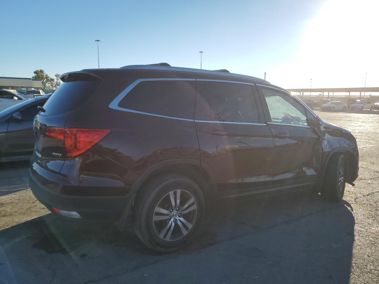 2017 Honda Pilot VIN 5FNYF6H88HB003742 Copart auction photo, front end / side damage thumbnail 3