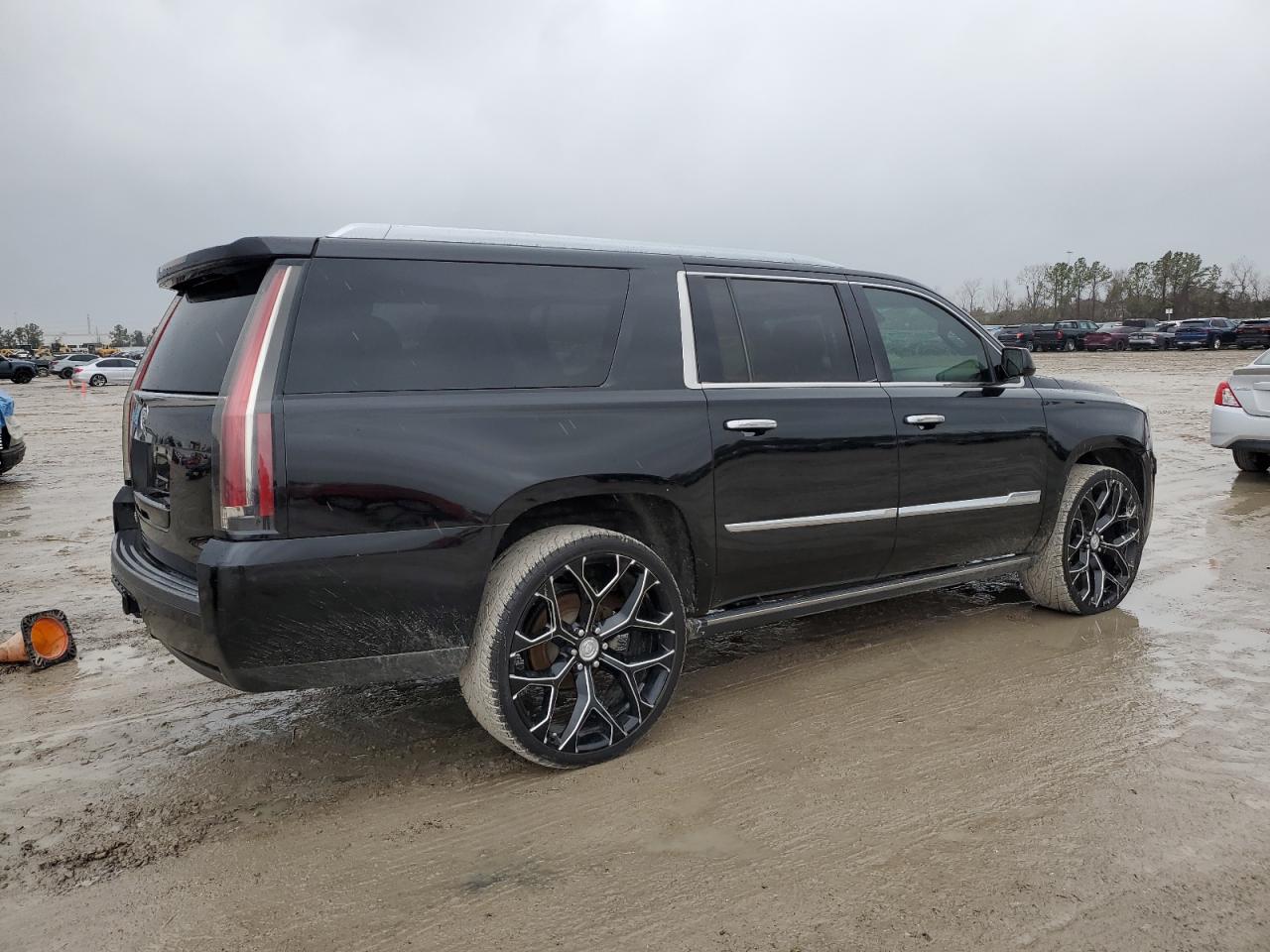2015 Cadillac Escalade VIN 1GYS4JKJXFR295986 Copart auction photo, normal wear / minor dent/scratches damage thumbnail 3