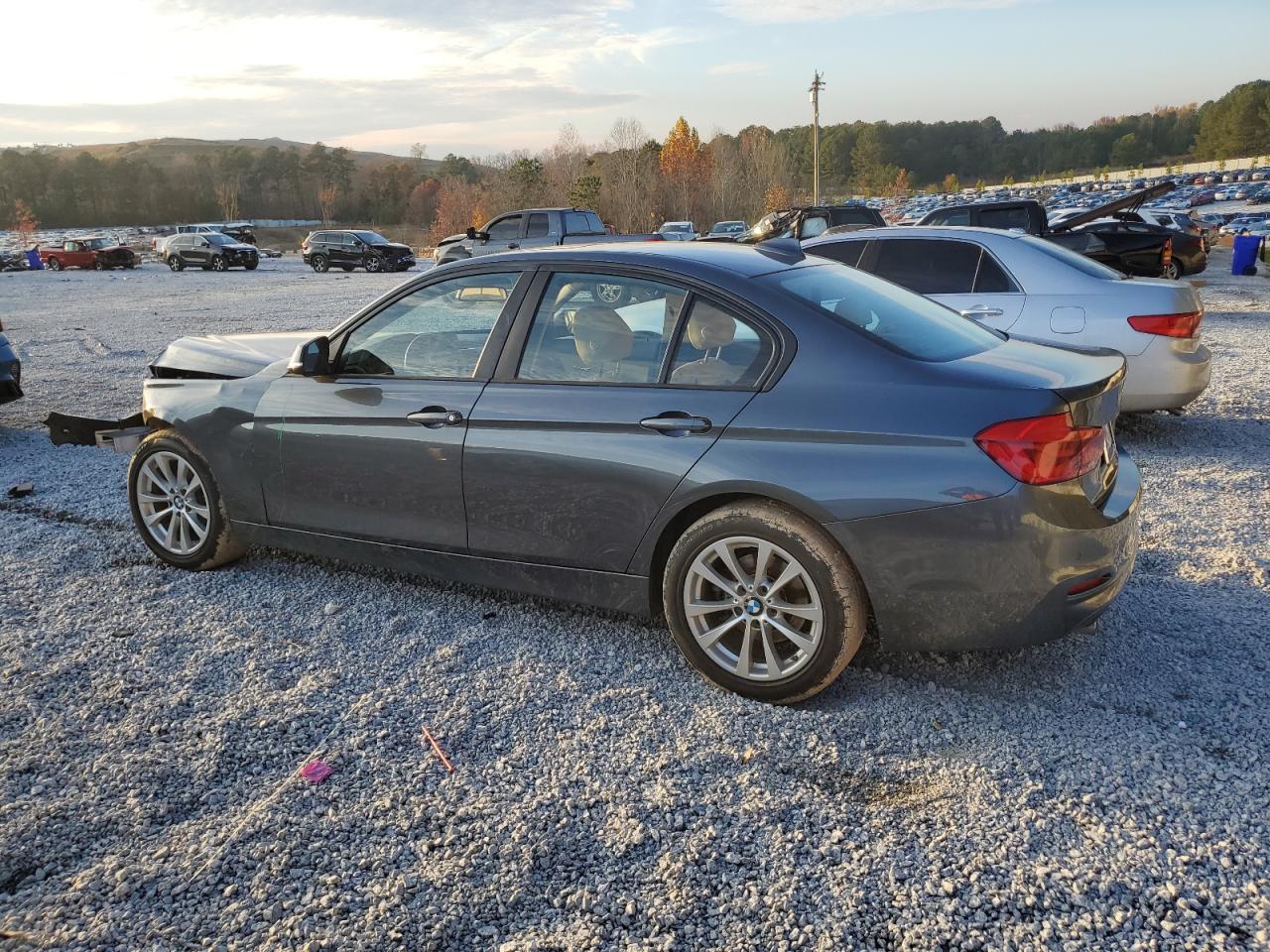 2017 BMW 3er VIN WBA8E1G37HNU18898 Copart auction photo, front end / mechanical damage thumbnail 2
