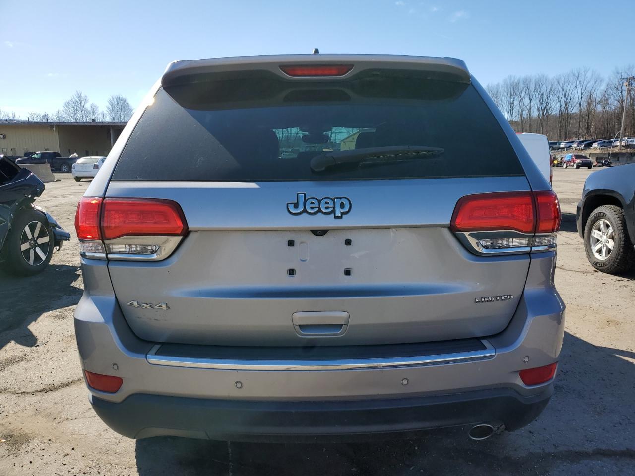 2017 Jeep Grand Cherokee VIN 1C4RJFBG5HC943190 Copart auction photo, minor dent/scratches / missing/altered vin damage thumbnail 6