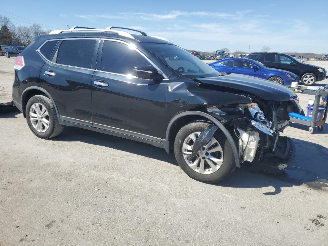 2015 Nissan Rogue VIN KNMAT2MT1FP517643 Copart auction photo, front end / side damage thumbnail 4