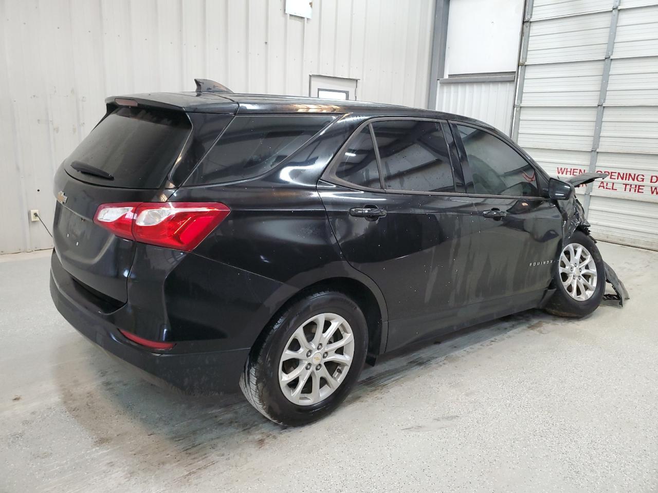 2019 Chevrolet Equinox VIN 2GNAXHEVXK6246185 Copart auction photo, front end damage thumbnail 3