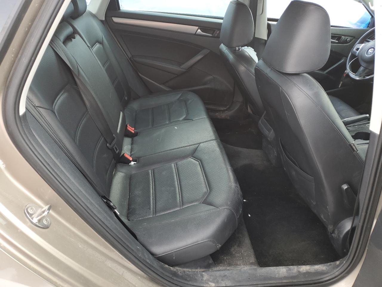 2015 Volkswagen Passat VIN 1VWAT7A35FC120104 Copart auction photo, side damage thumbnail 10