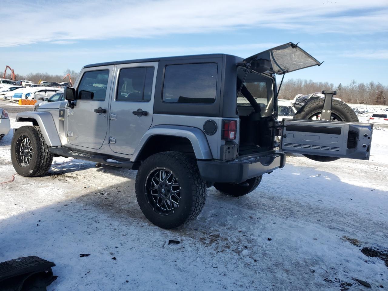 2017 Jeep Wrangler VIN 1C4HJWDG5HL605300 Copart auction photo, front end damage thumbnail 2