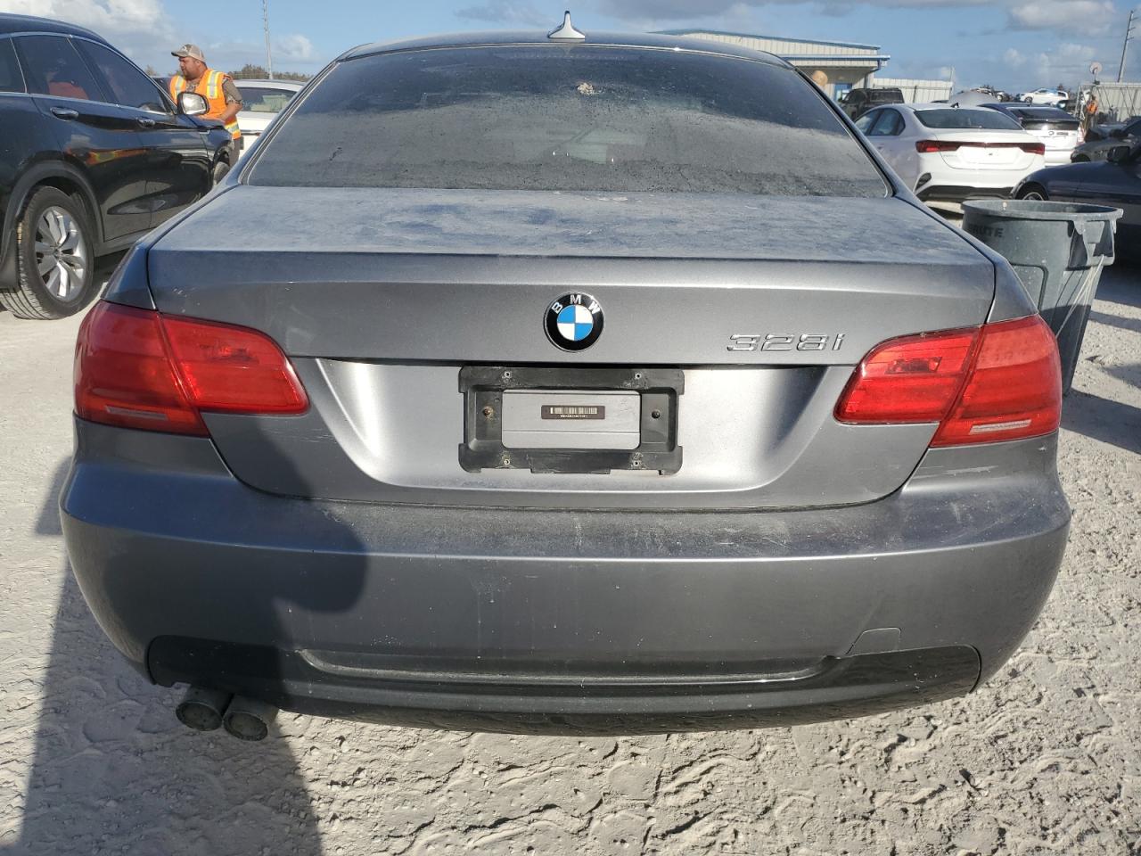 2013 BMW 3er VIN WBAKE3C54DE772011 Copart auction photo, water/flood damage thumbnail 6