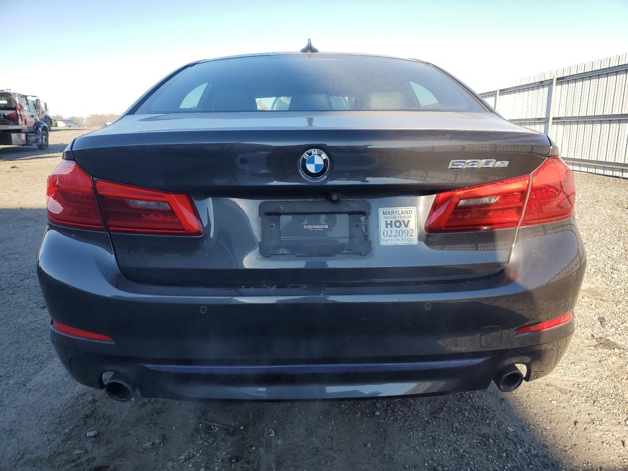 2018 BMW 5er VIN WBAJB1C51JB084036 Copart auction photo, front end / minor dent/scratches damage thumbnail 6