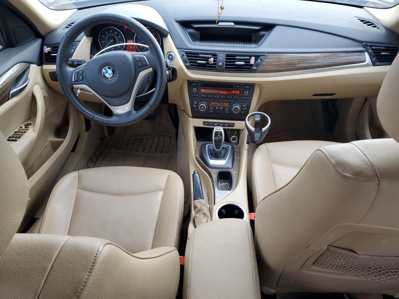 2015 BMW X1 VIN WBAVL1C57FVY32986 Copart auction photo, front end / minor dent/scratches damage thumbnail 8
