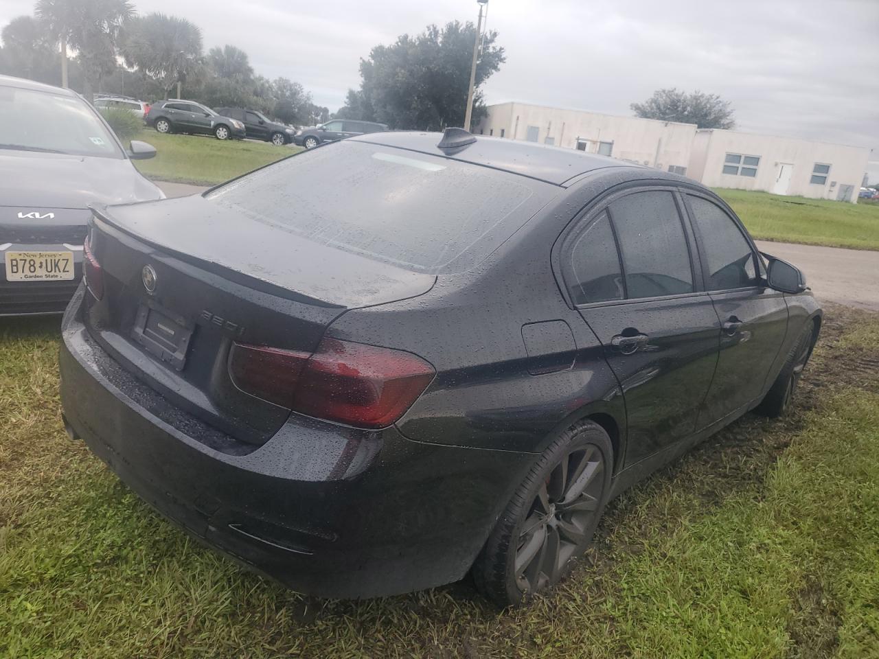 2018 BMW 3er VIN WBA8E1G54JNU93193 Copart auction photo, water/flood damage thumbnail 3