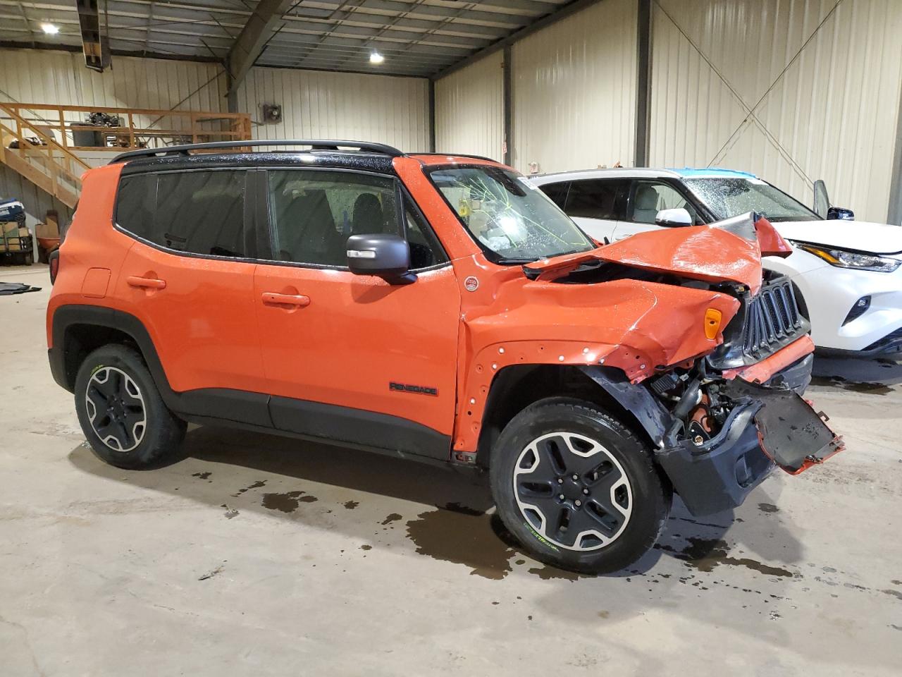 2017 Jeep Renegade VIN ZACCJBCB7HPF80565 Copart auction photo, front end / side damage thumbnail 4