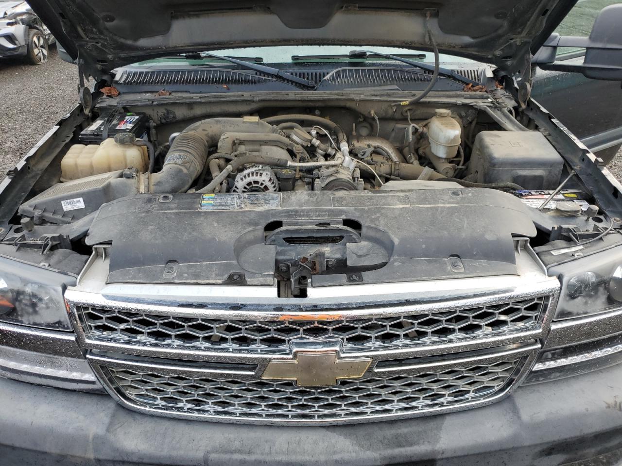 2005 Chevrolet Silverado VIN 1GCHK23215F801076 Copart auction photo, side damage thumbnail 11