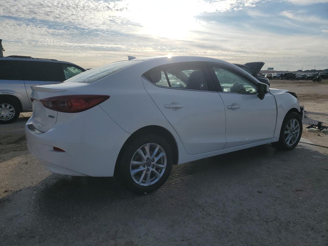 2015 Mazda 3 VIN JM1BM1W72F1239429 Copart auction photo, front end / minor dent/scratches damage thumbnail 3