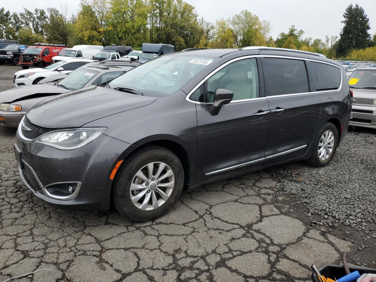 2018 Chrysler Pacifica VIN 2C4RC1EG1JR350741