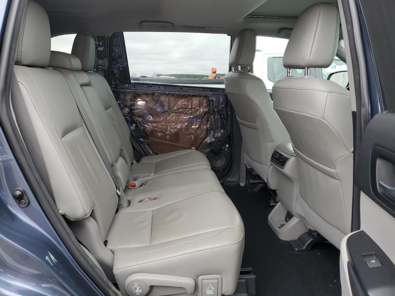 2018 Toyota Highlander VIN 5TDKZRFH9JS285327 Copart auction photo, rear end damage thumbnail 11