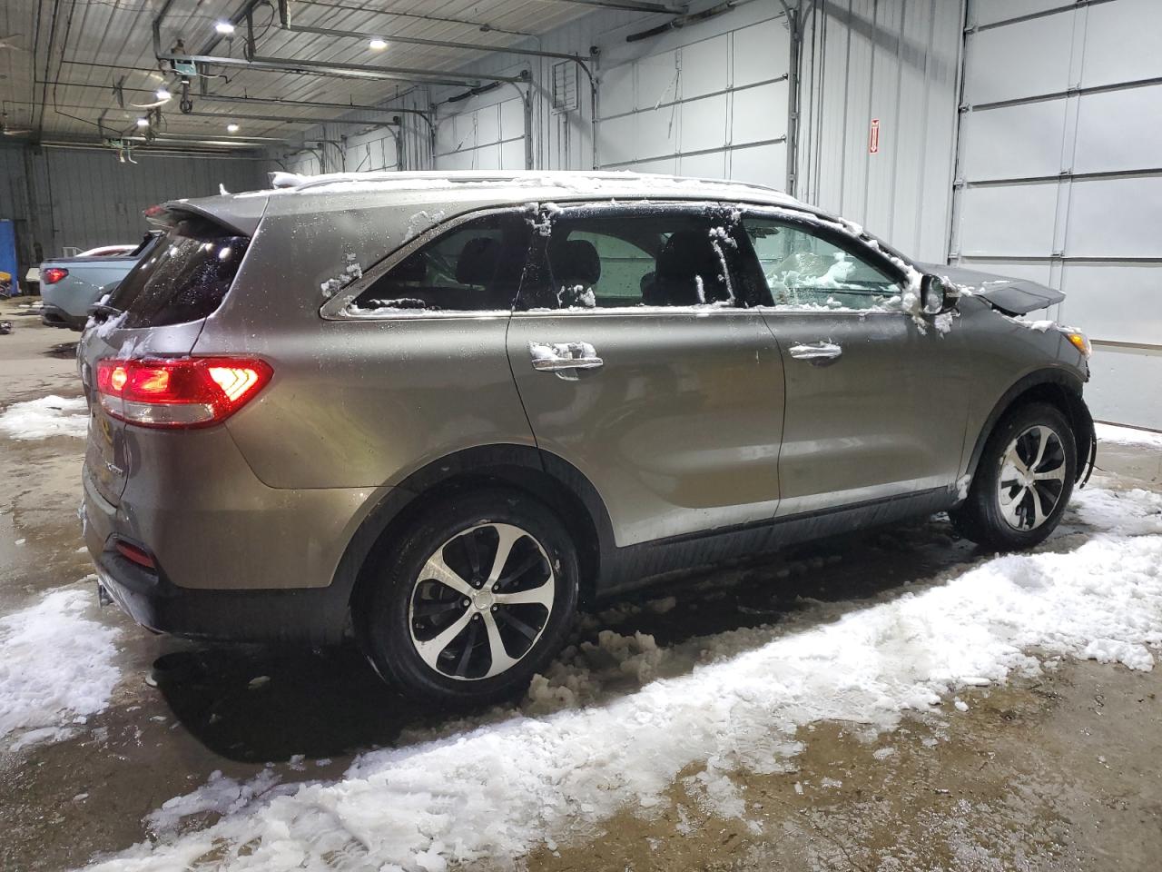 2016 KIA Sorento VIN 5XYPHDA15GG003728 Copart auction photo, front end damage thumbnail 3